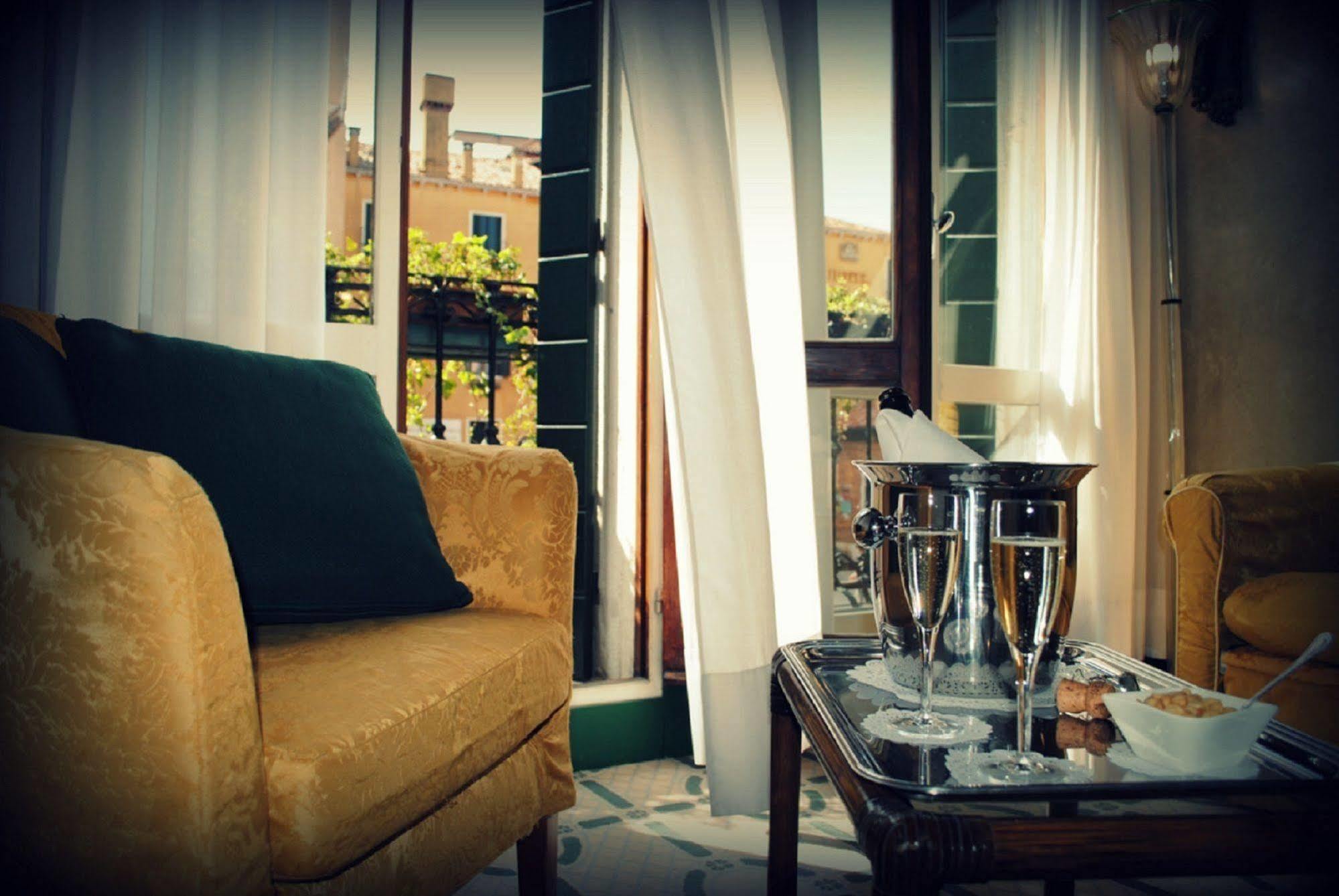 Hotel Palazzo del Giglio Venezia Esterno foto